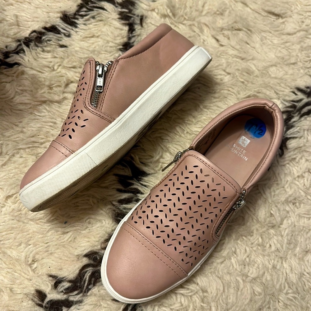 2/$40✨White mountain slip ons​​